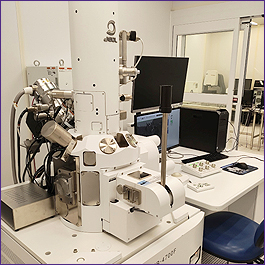 JEOL JIB-4700F
