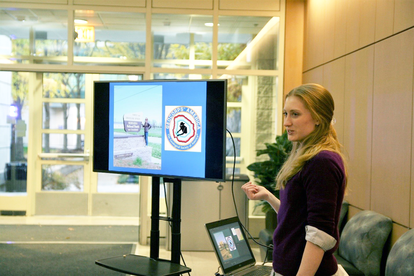 Tirzah presenting