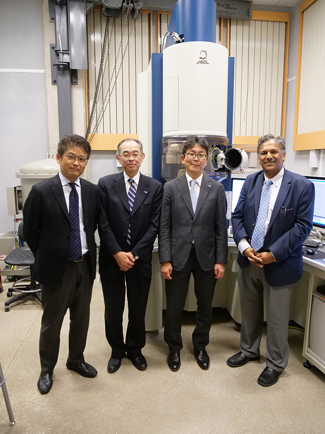 JEOL visitors touring new NUANCE Facilities 