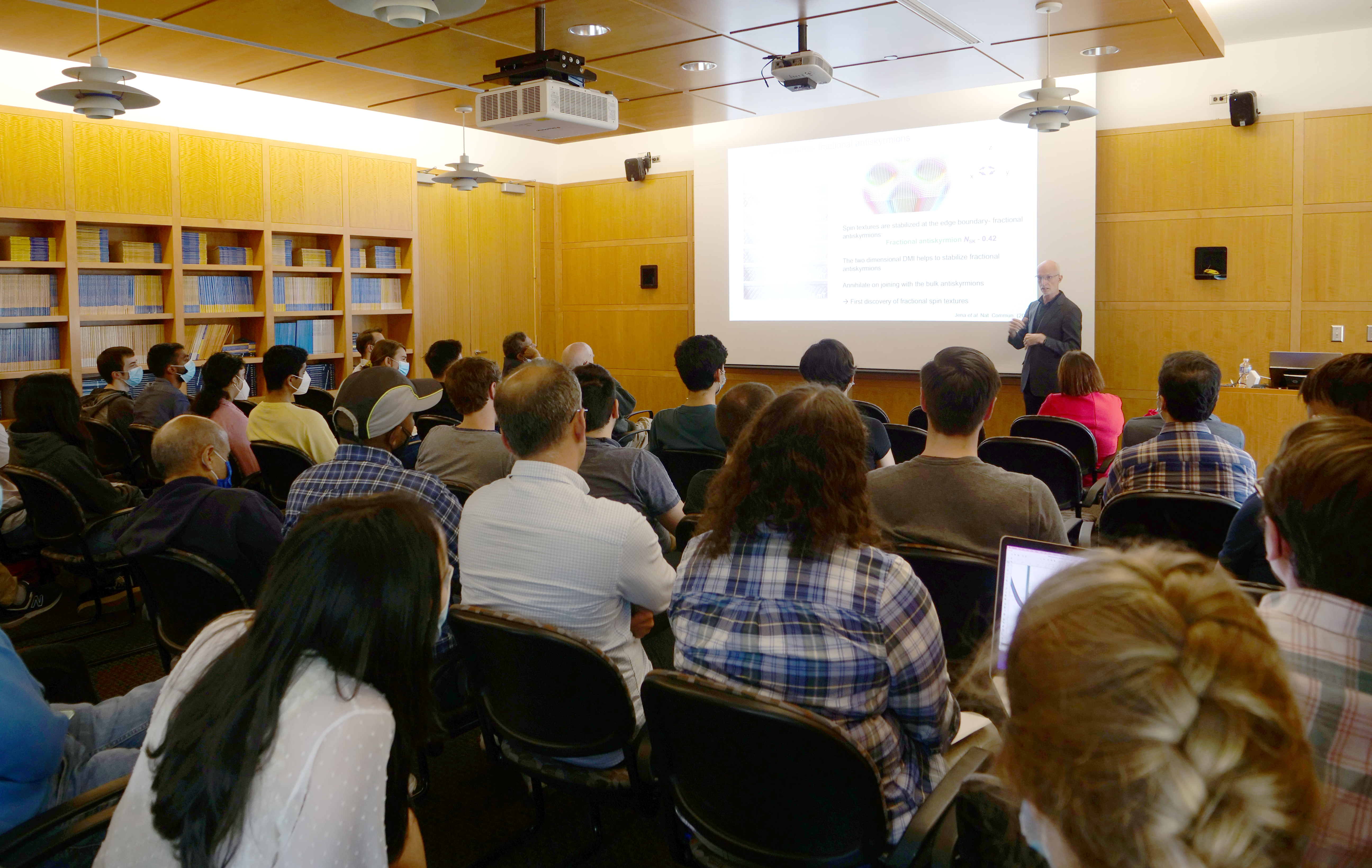 Professor Dr. Stuart Parkin presenting his talk: Chiral Spin Textures