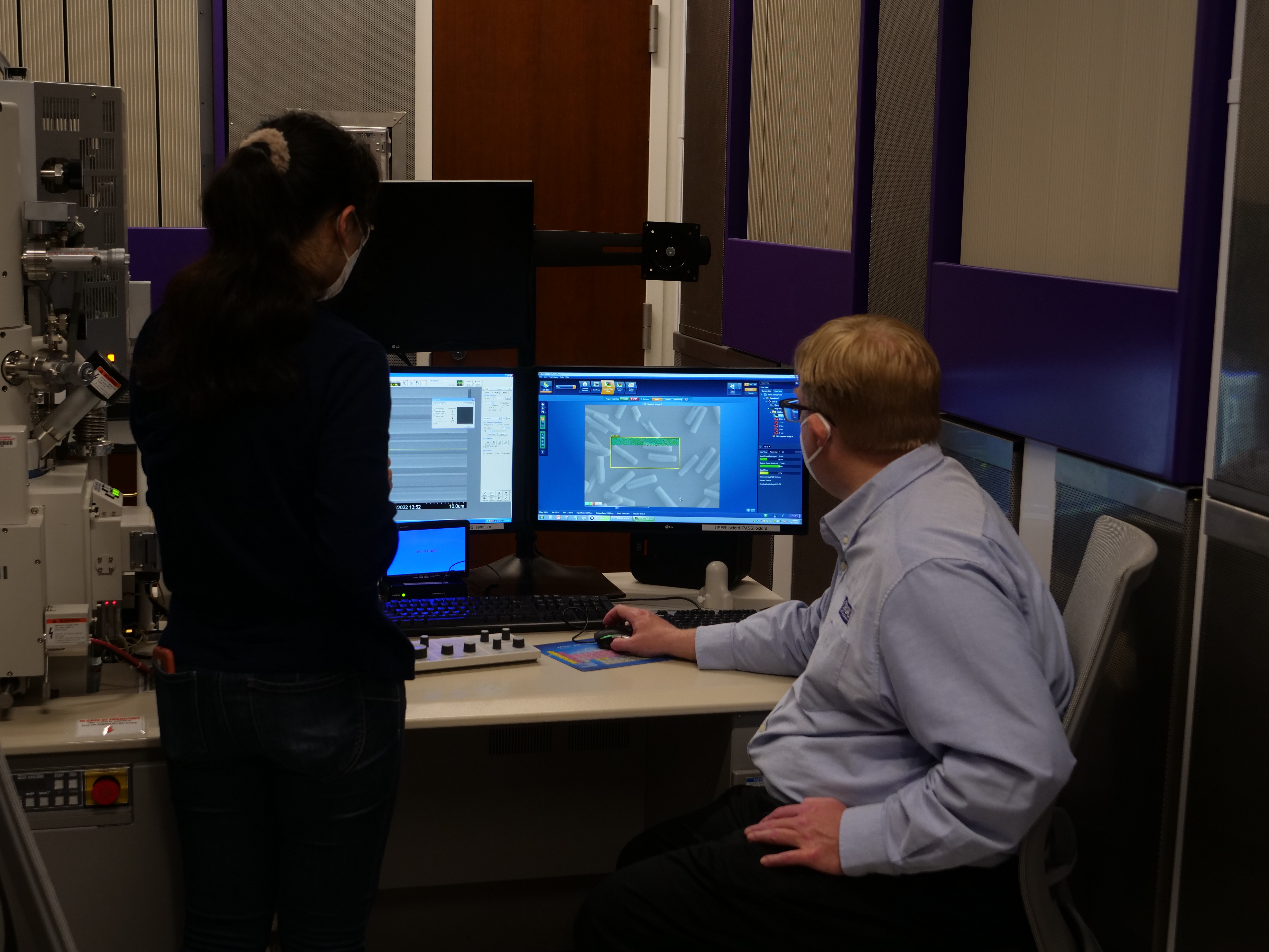 Michael Hjelmstad from Oxford Instruments America assisting a student with their sample for the live demo