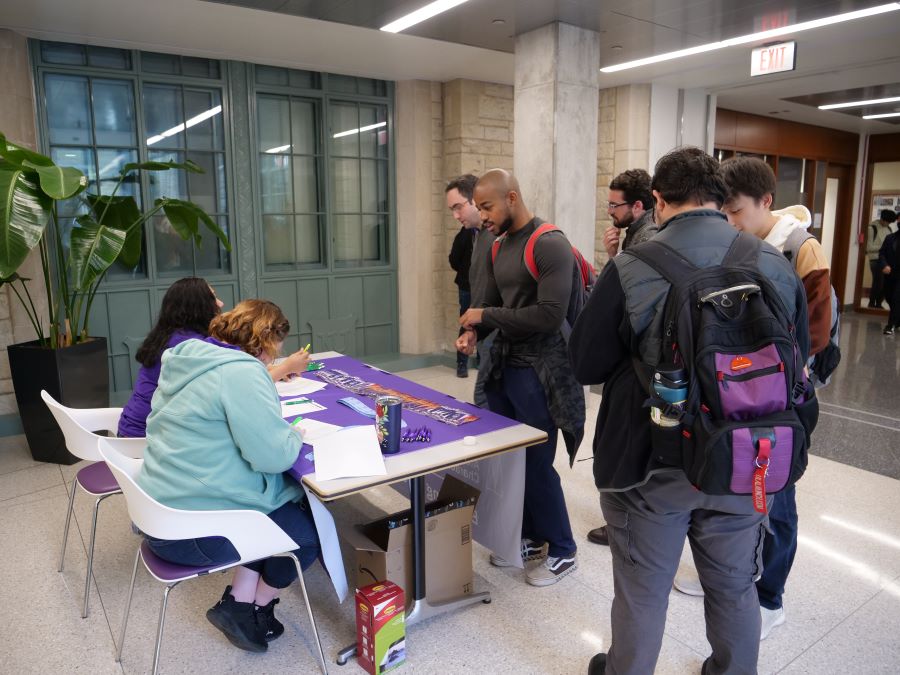 folks lined up for registration