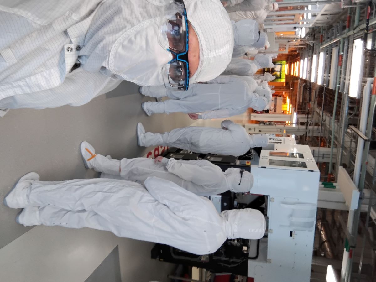 Nasir Basit visits MIT clean room