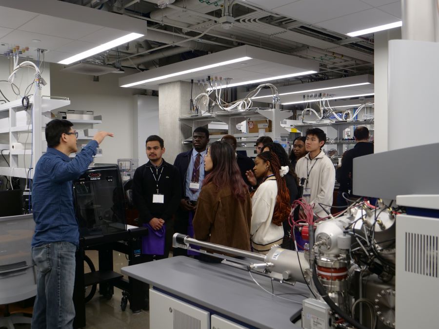 Dr. Chen offering a tour of KECK II and a bit of SPID
